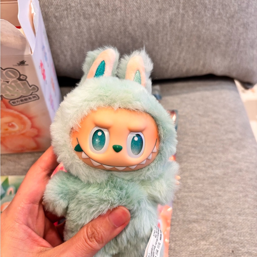 Labubu big into energy serenity with shrimp tempura outfit - Picture 5 of 6